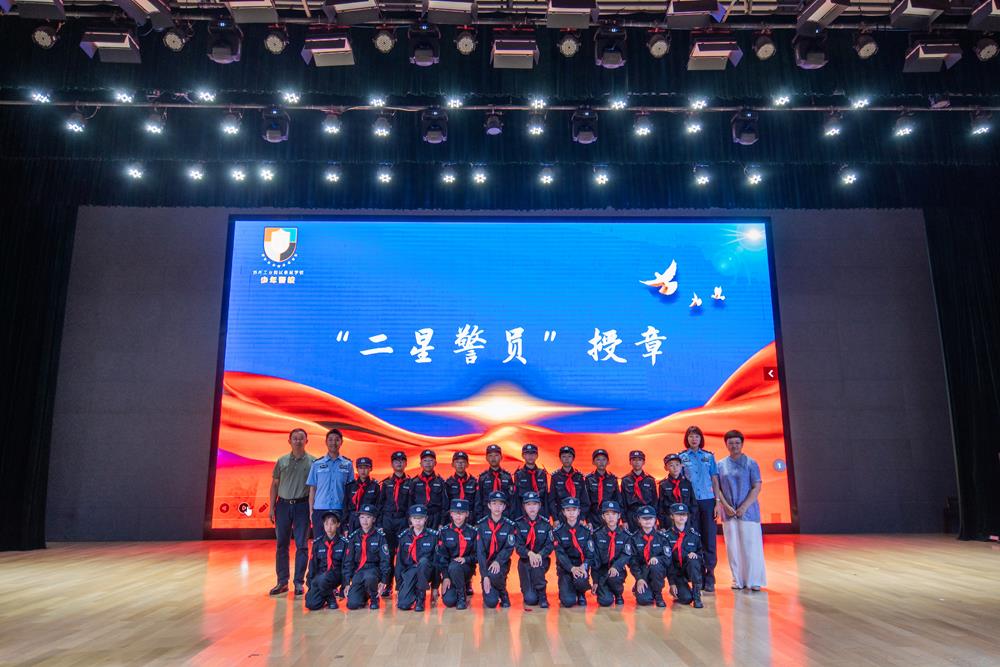 2de0a2cf8b9d408d81b8b9246c925839.jpg 2de0a2cf8b9d408d81b8b9246c925839.jpg